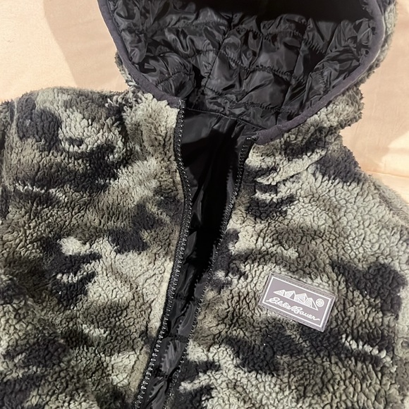 Eddie Bauer Boys Plush Reversible Hooded Jacket - Excellent Condition - Picture 2 of 9